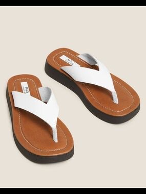 M&S White Leather V-Strap Flip Flops(never worn)